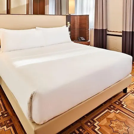 Doubletree By Hilton Отель Триест