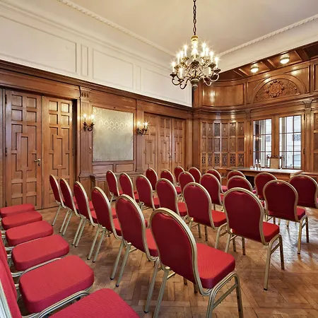 Отель Doubletree By Hilton 4*