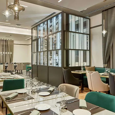 Doubletree By Hilton Триест