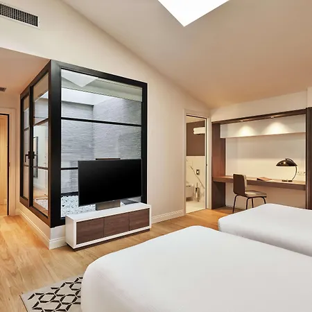 Doubletree By Hilton 4* ترييستي
