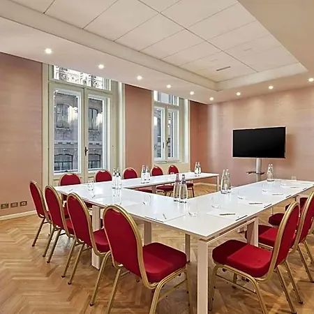 Doubletree By Hilton Отель Триест