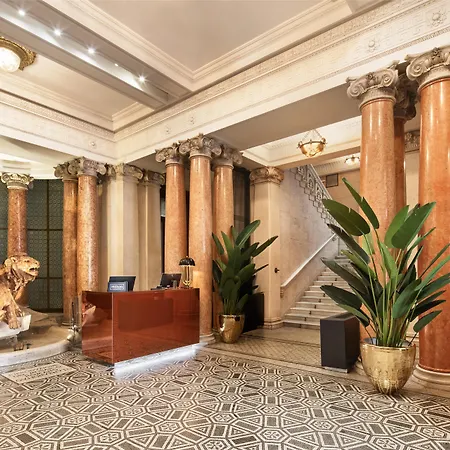 فندق Doubletree By Hilton ترييستي