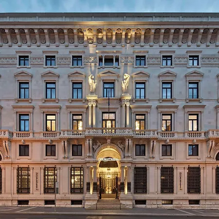فندق Doubletree By Hilton ترييستي